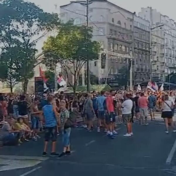 GRAĐANI SE OKUPLJAJU PROTIV BLOKADA: Danas tačno na 50 mesta u Srbiji