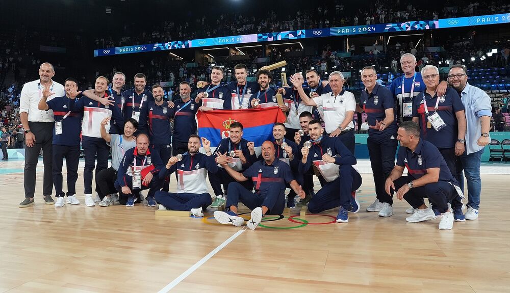 Košarkaši Srbije sa bronzanim medaljama na Olimpijskim igrama u Parizu