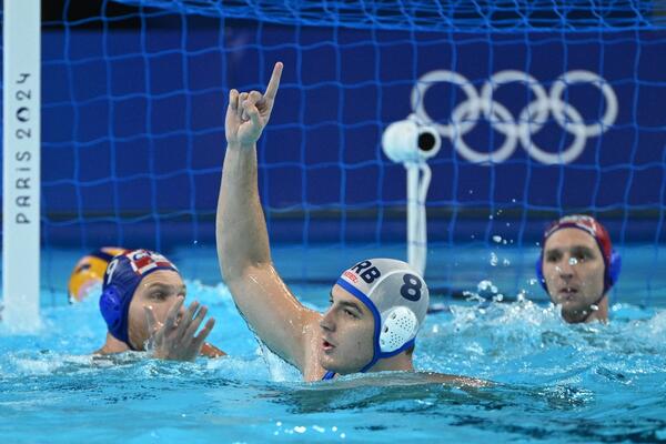 Srbija i Radnički ne moraju da brinu - Kapiten Nikola Jakšić ponovo u bazenu (Foto)