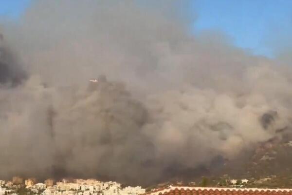 Veliki požar u omiljenom letovalištu Srba: Gori deo Grčke, vatra se širi