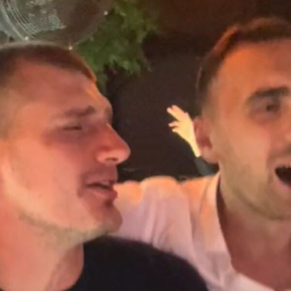 Ova pesma Jokića je bacila u trans: Nikola pao u potpuni sevdah, ne pamtimo ga ovakvog! (VIDEO)