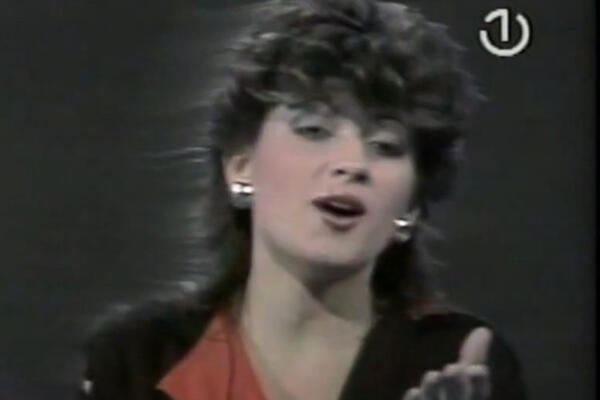 Da li prepoznajete ženu sa fotke? Bila je tiha patnja mnogim muškarcima, a danas joj je porodica na prvom mestu