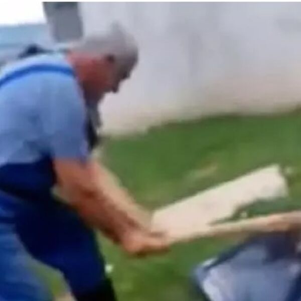 Bosanac je zbog korone uzeo i razbio TV: Sve je snimljeno, a priča koja se krije iza svega je živi užas (VIDEO)