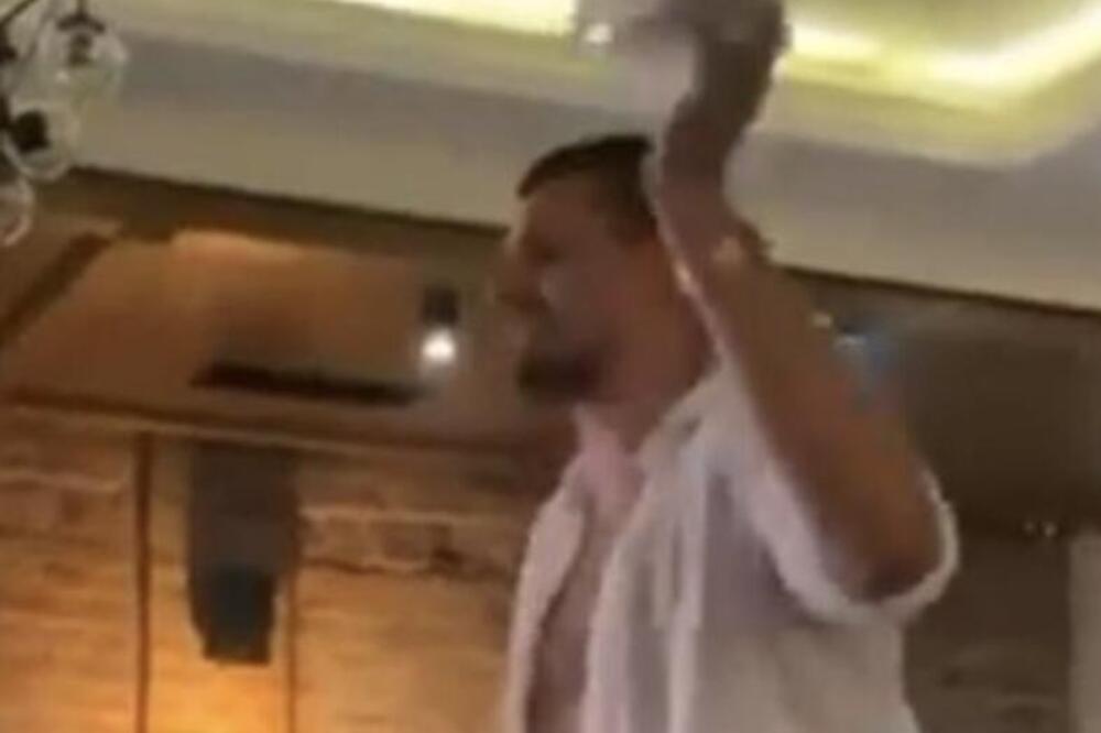 Nikola Jokić otišao na more, a šok ćete doživeti kada vidite ko mu pravi društvo! Isplivala i fotka (FOTO)