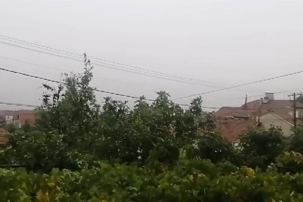 Jak pljusak pogodio Vranje: Posle tropskih vrućina malo osveženja za južnjake (VIDEO)