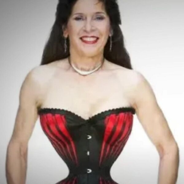 Amerikanka koja ima najtanji struk na celom svetu: Nosi korset od 18. godine - ne skida ga čak ni dok spava