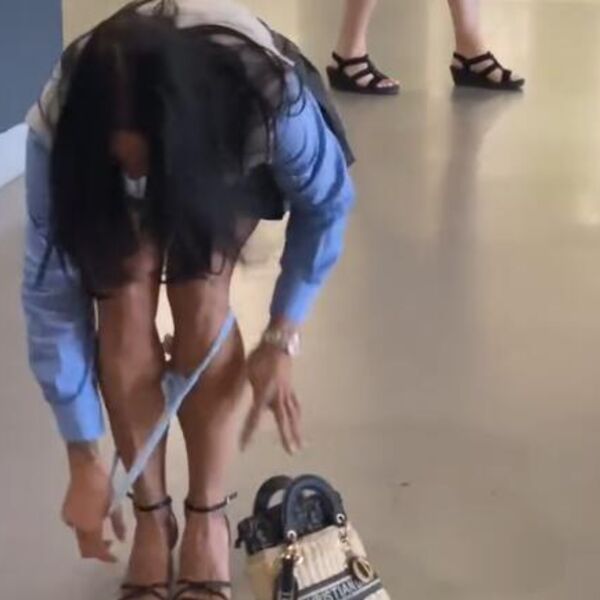 SKINULA DONJI VEŠ NASRED PRODAVNICE I OSTAVILA GA NA POLICU SA HLEBOM: Zbog gaćica je razapeli, a sada joj i prete