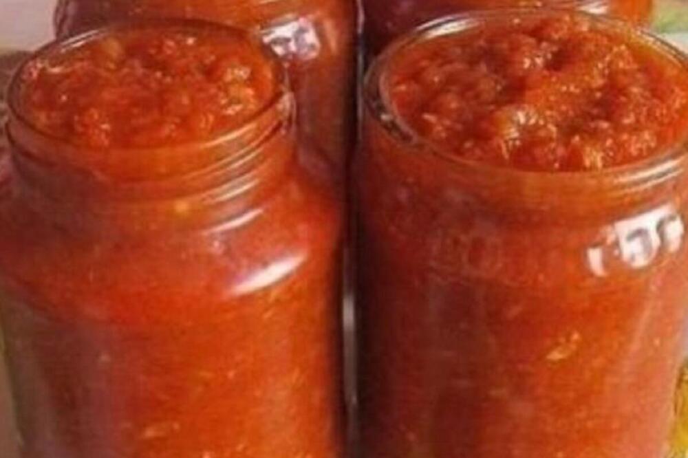 Vranjanke otkrile kako spremiti paradajz da traje celu zimu! Pre nego što ga SIPAJU u flaše, urade ovo