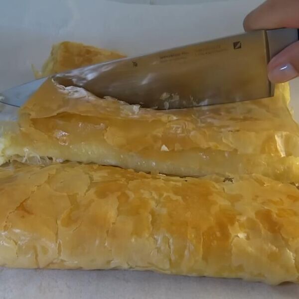 Smućkaj, prospi i ispeci pa gotovo: Ova grčka pita sa tikvicama se pravi za 10min, a prste je da poližeš