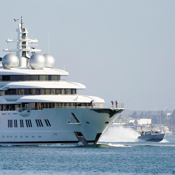 PAKLENJAK ŠTA LJUDI RADE NA JAHTAMA! Žena viđala razne gadosti: SVI ŠETKAJU GOLI, POLNE BOLESTI SE ŠIRE KAO KUGA!