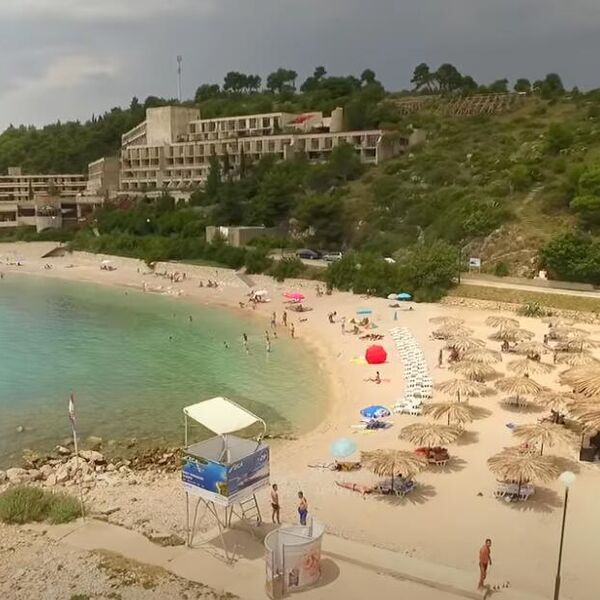 SRUŠENO NAJPOZNATIJE JUGOSLOVENSKO ODMARALIŠTE: Cela bivša Juga je tamo redovno odlazila, a Tito je tu imao i vilu!