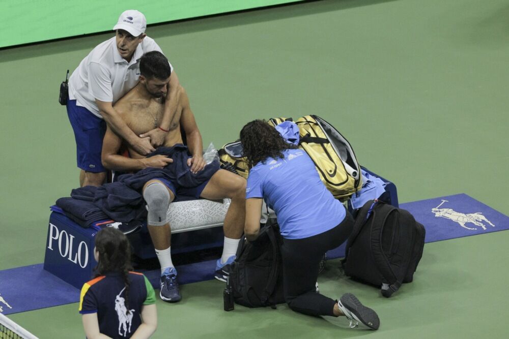 Ukazivanje pomoći Novaku Đokoviću