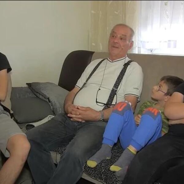 Roditelji ih se odrekli, a onda ih je deda doveo kući: Prošao jako tešku borbu, a danas se diči uspesima unuka