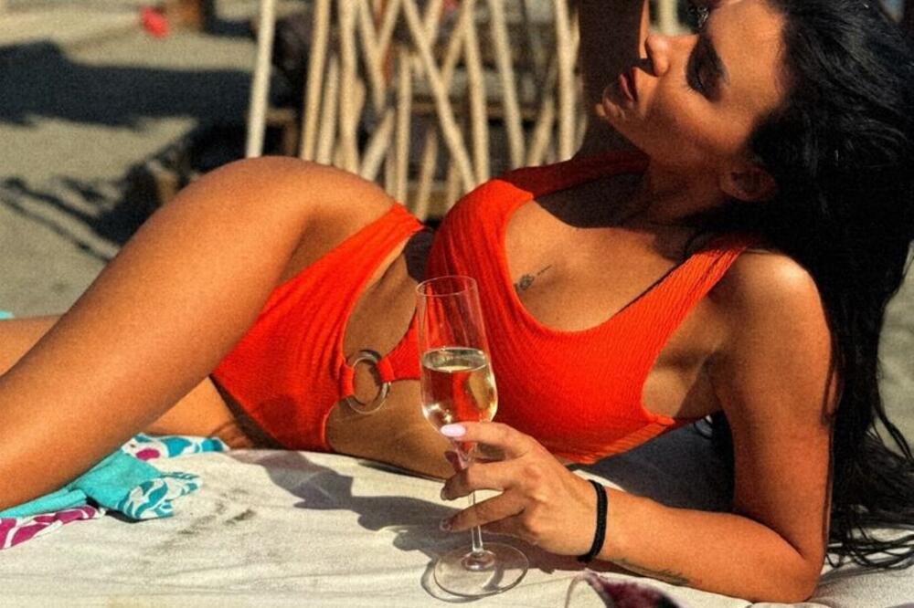 NOVA AFERA TRESE PINK! Njih dvoje su bili u šemi? Javnost intrigiraju poruke sa EKSPLICITNIM sadržajem