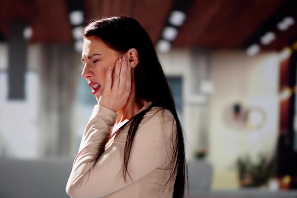 Ako vam zvoni u ušima, to ne mora biti pritisak: Postoji verovanje koje nagoveštava ne tako dobru stvar