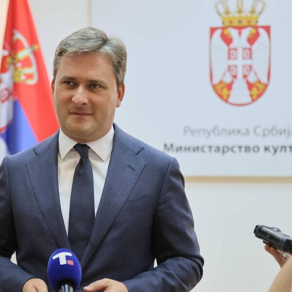 Pretučen ministar Nikola Selaković