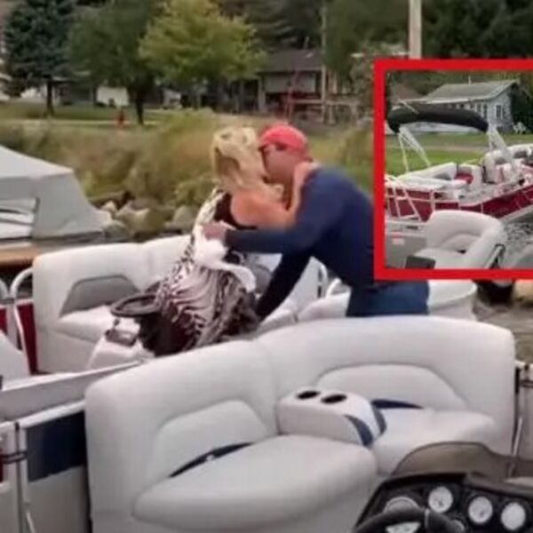 Hteo je da je iznenadi i zaprosio je na brodu: Zbog onoga što je uradila, ovaj blam pamtiće zauvek (VIDEO)