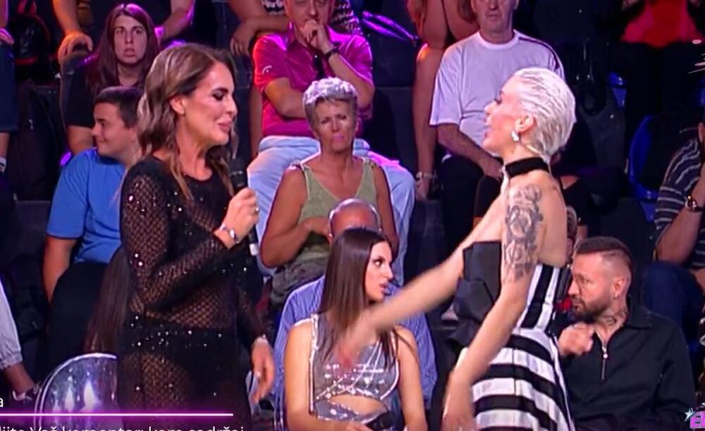 POSLE EKSPLICITNIH PORUKA NA RED DOŠLE I GAĆE! Stara koka i mlada piletina u klinču - intima izneta na Pinku, jao!