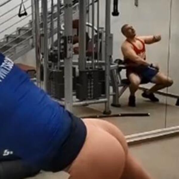 Devojka ušla u teretanu, a muškarcima popadale vilice: Izgleda kao da je gola, svi gledali samo u nju