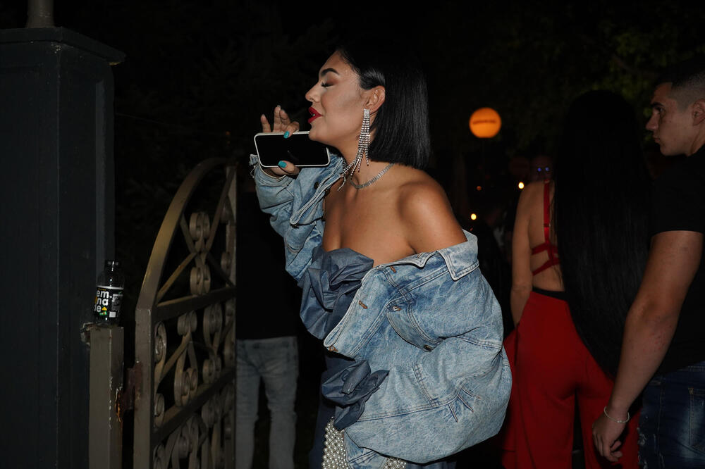 NEVIĐENI PROPUST NA PINKU! Voditeljka izjavila da na televiziji KRUŽE NARKOTICI! Mitrović je odmah sankcionisao