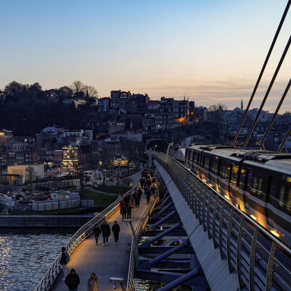 KOLIKO ZNATE O GRADU KOJI SPAJA AZIJU I EVROPU: Srbi su rado viđeni turisti, proverite znanje u ESPRESO KVIZU