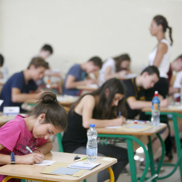 Evo koje srednje škole garantuju platu iznad proseka nakon mature! Za jedan smer potrebno maksimalnih 100 poena