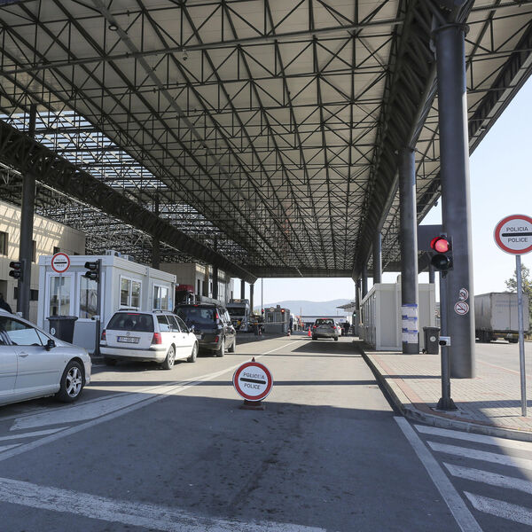 Teretna vozila na ovom prelazu čekaju po sedam sati: Evo kakvo je stanje sa automobilima