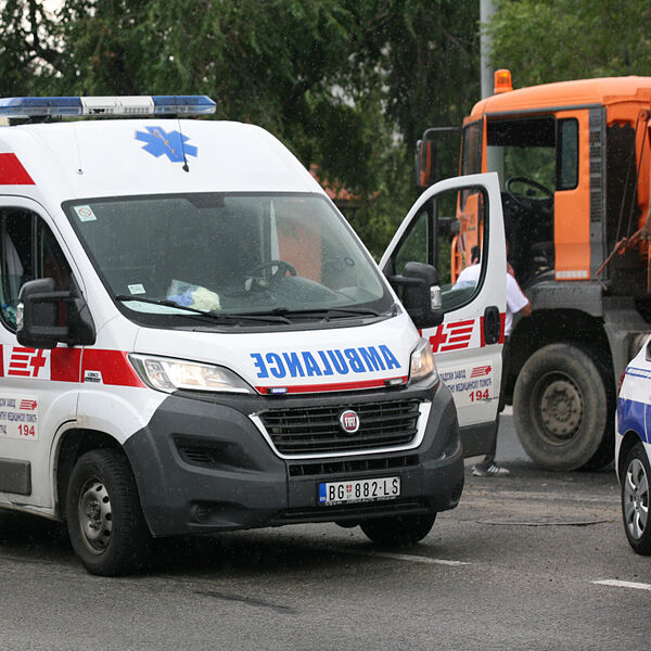 KOMBI VRAĆAO DECU SA SPORTSKOG TAKMIČENJA, PA SE PREVRNUO! Detalji nesreće kod Novog Sada, oglasio se MUP