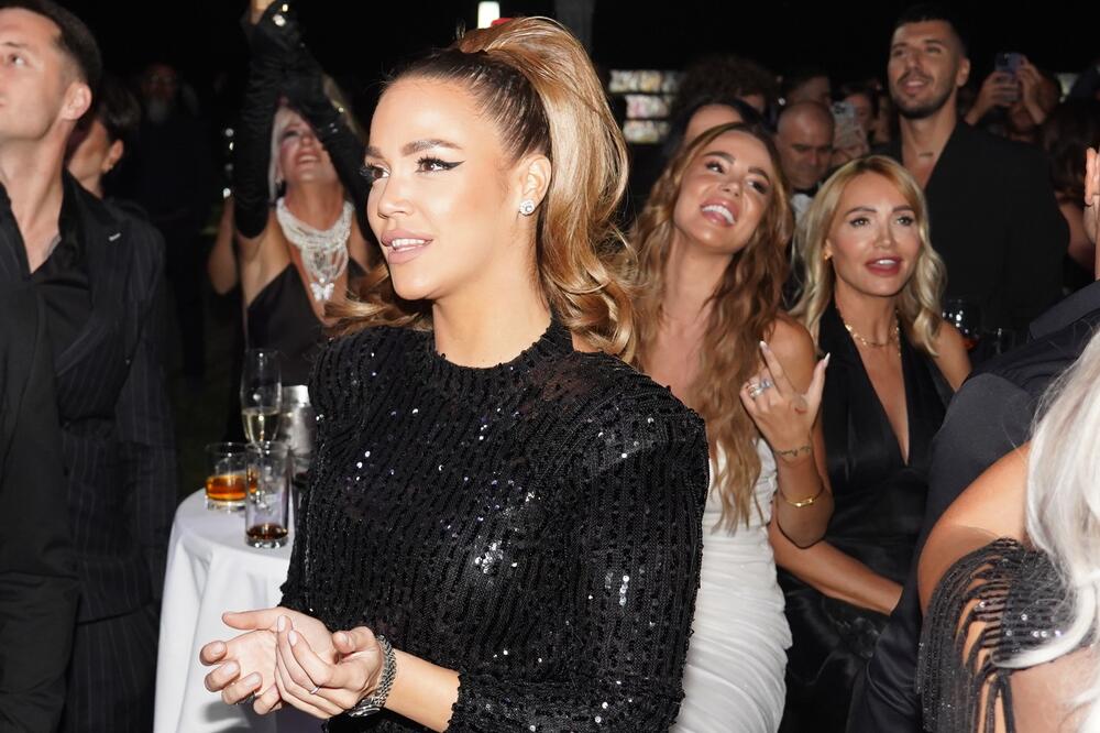 Srbija ponovo bruji o Mariji Mikić! Nakon što ju je muž ostavio, otišla sa NJIM u Crnu Goru, evo šta rade