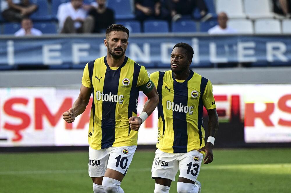 Ajaks, Fenerbahče ili Saudijska Arabija? Dušan Tadić dobio i jednu posebnu ponudu (Foto)