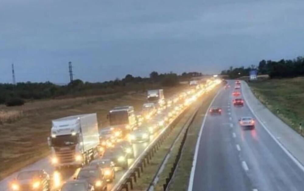 Važno upozorenje od AMSS! Zatvaraju se trake na ključnim auto-putevima, a zbog jedne stvari morate biti oprezni!