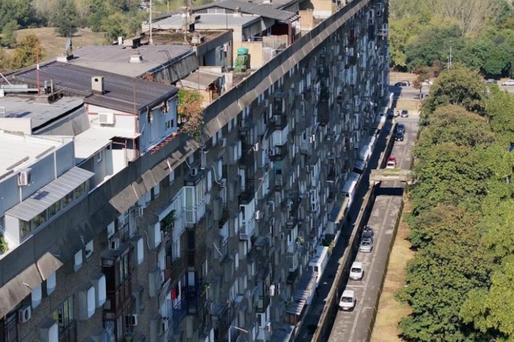 Ove dve zgrade su jedne od najpoznatijih: Pravi su simbol Novog Beograda, a ovo je njihova priča (FOTO)