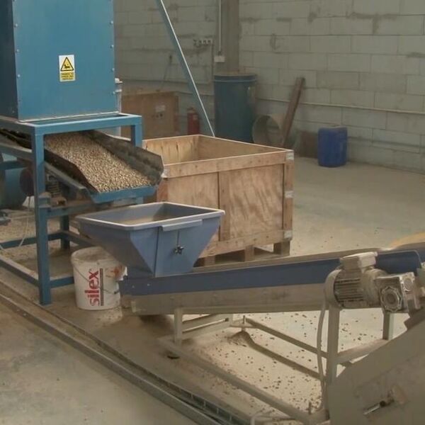 Kako se pojavi, istog dana sve plane! Cene peleta pojačane, mnogi u strahu da će ostati bez ogreva