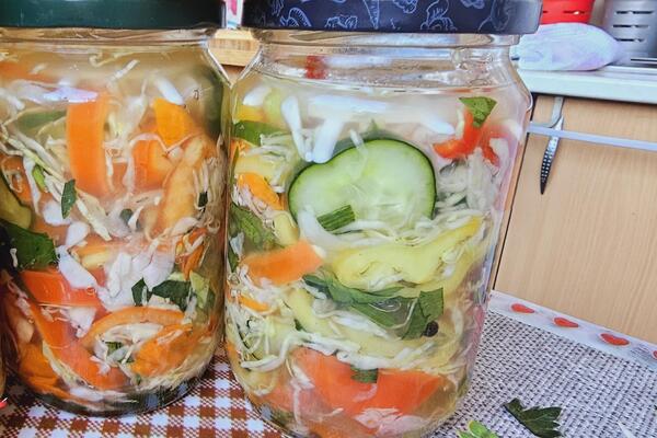 Mnoge domaćice stavljaju ovu tabletu u zimnicu: Ne, to ne može da zameni konzervans