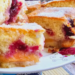 Kolač bez mleka, jaja i ulja: Tako je sočan da se topi u ustima, nema šanse da pojedete samo jedno parče