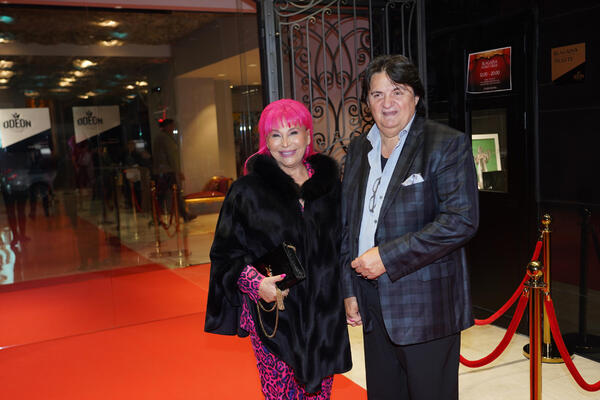 Ovo ni Bogovi nemaju pred sobom! Osvanula prva slika sa svadbe veka, od količine svega staje dah