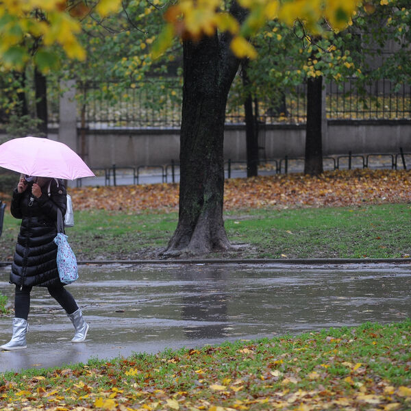 NOGE VAM SE SMRZAVAJU ZBOG SNEGA I VODE? Planinarima je ovo spas - stave ga u čizme a košta 100 dinara