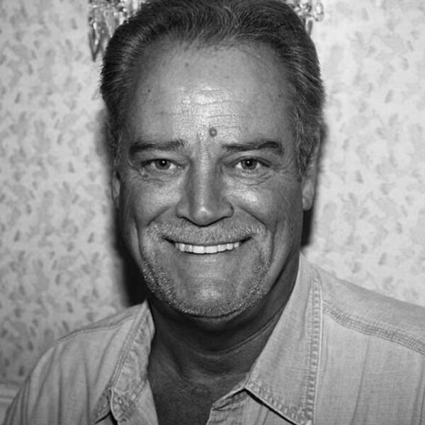 Najcrnja vest! Umro čuveni glumac