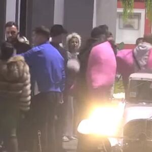 GADOST O KOJOJ BRUJI SRBIJA! Žena vršila nuždu gde je stigla - uneredila sve u Šimanovcima, SNIMAK NIJE ZA GADLJIVE