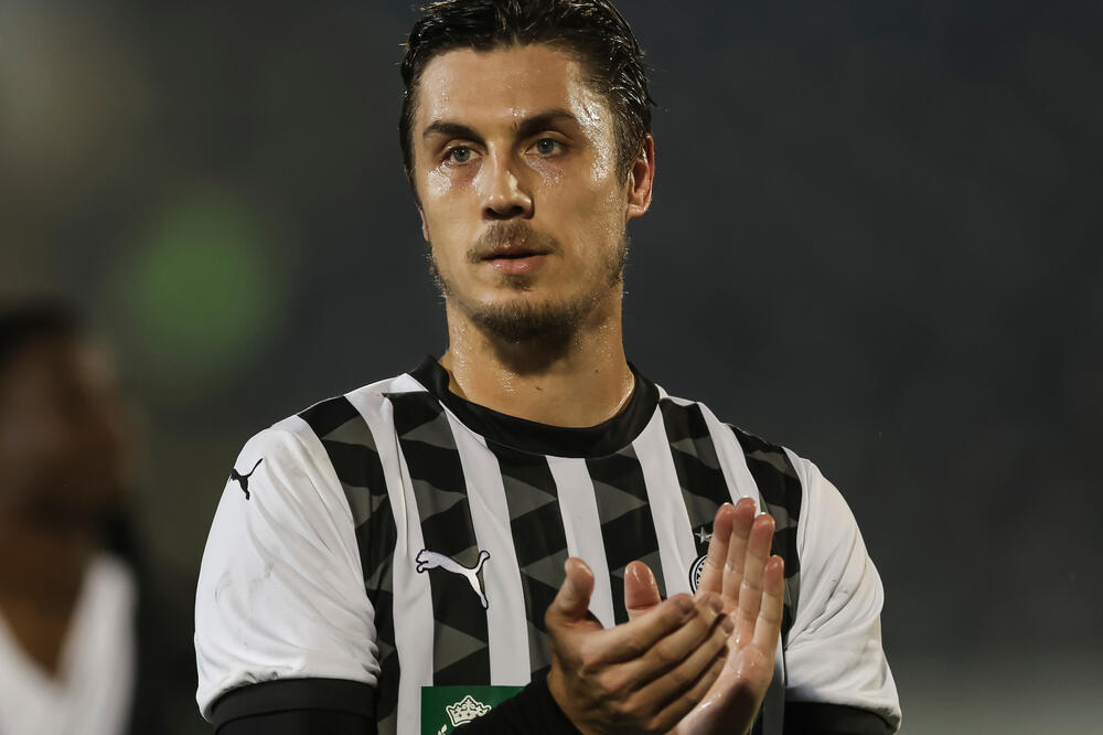 Nikolić dao het-trik za 20 minuta na debiju za novi klub!