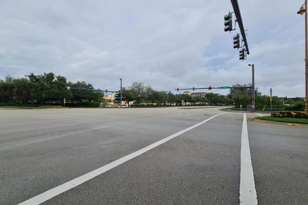 Hitno obustavljeni letovi na aerodromu! Grad se sprema za najveću katastrofu, ljudi panično beže ili se zatvaraju