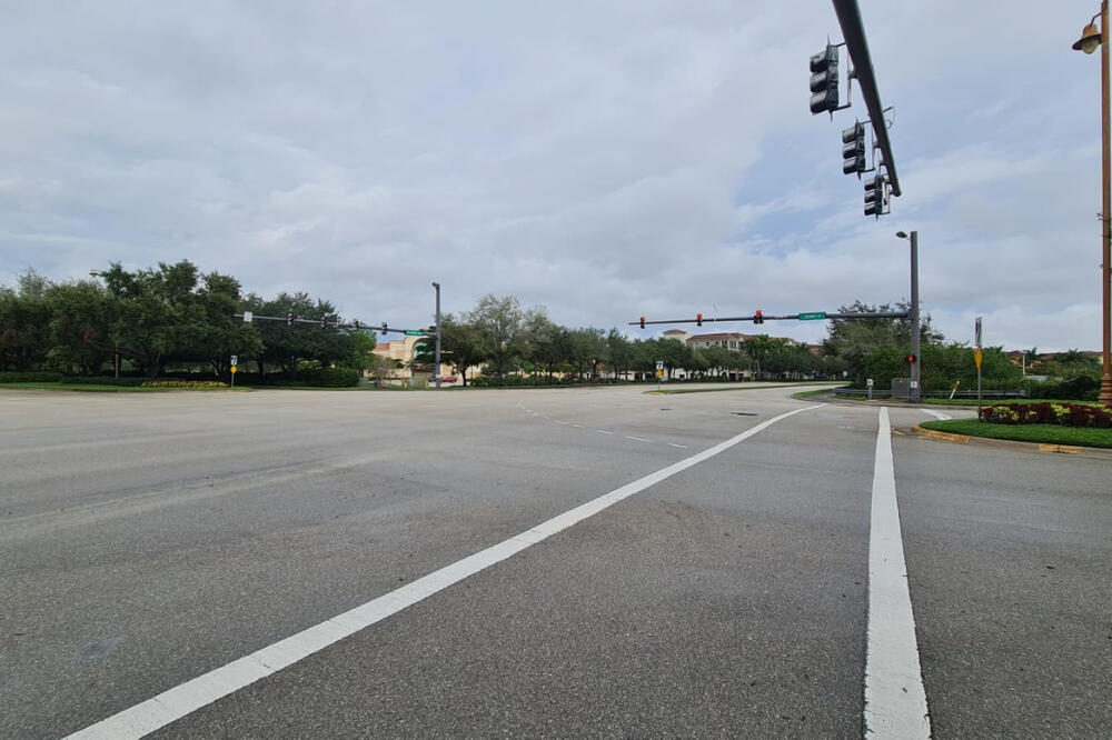 Hitno obustavljeni letovi na aerodromu! Grad se sprema za najveću katastrofu, ljudi panično beže ili se zatvaraju