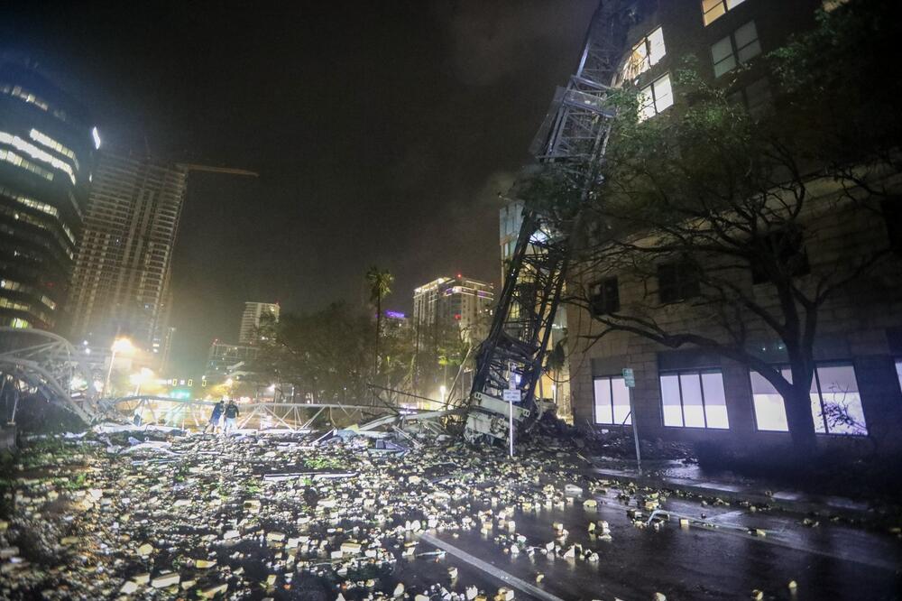 (LIVESTREAM) Pratite kako se kreće uragan koji besni na Floridi: Ova mesta su sada na udaru, opasnost je velika!