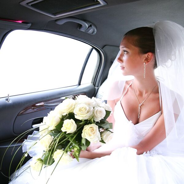 FAMILIJU NE MOŽEŠ DA BIRAŠ! Mlada gledala snimak svadbe i golim rukama htela da ZADAVI SESTRU - ŠOK KADAR