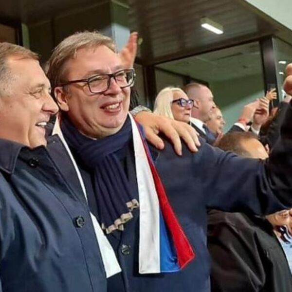 Predsednik Vučić stigao u Banjaluku, dočekao ga Dodik