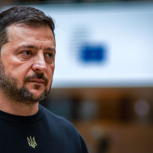 ZELENSKI SE OGLASIO POD OKRILJEM NOĆI, PA DIGAO PLANETU NA NOGE! Izneo sve i svašta u javnost, pazite samo ovo!