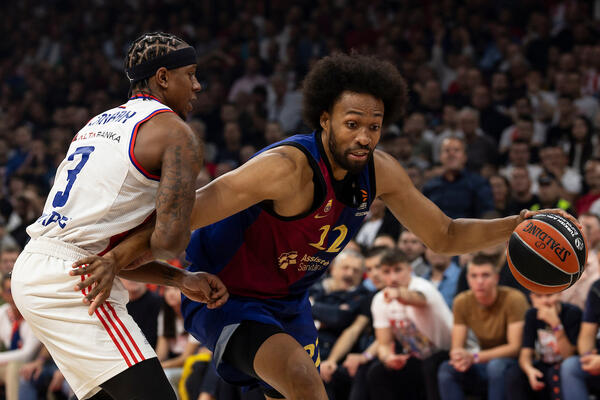 "Imao je sposobnost da sam dobija utakmice, da nosi tim na svojim leđima..." Hvalospevi na račun Parkera (Foto)