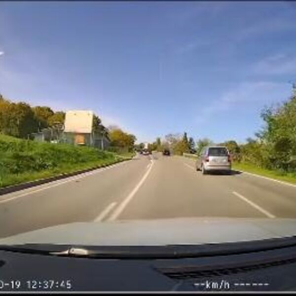 Bizarna priča koja će vas zabezeknuti! Vozila pa se šokirala: Čim se zaustavila, odmah je prebacili u bolnicu