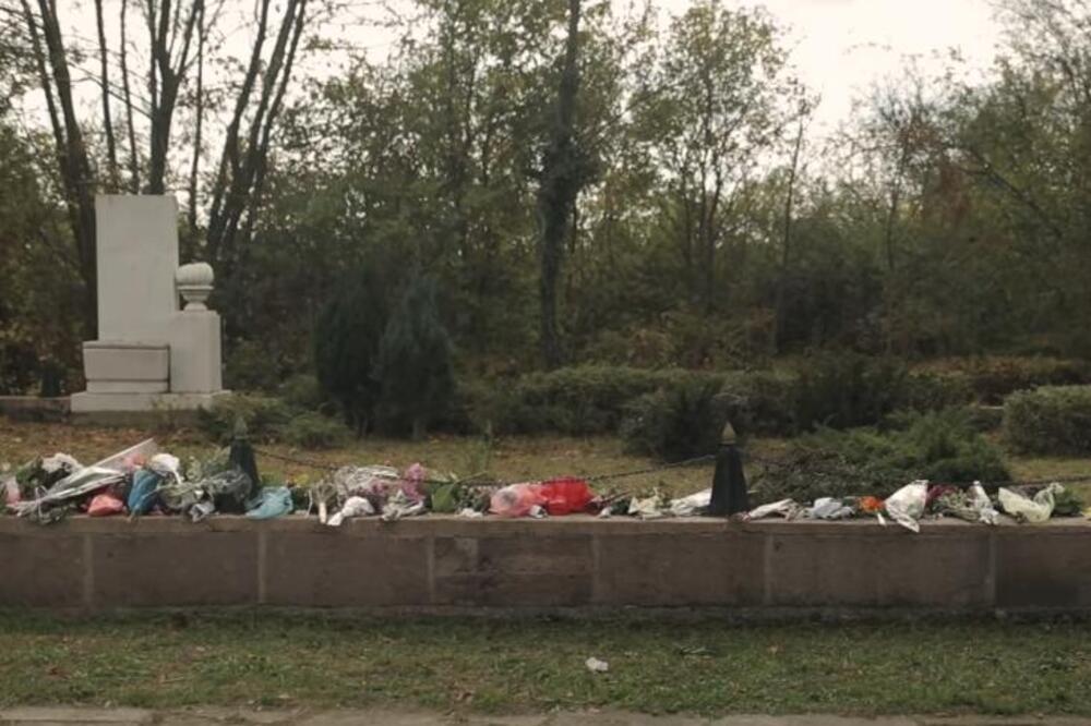 ŠTA JE BRE OVO? Srbi pobesneli zbog snimka iz Šumarica, gnusnije od ovoga ne može - NEVIĐENA SRAMOTA! (VIDEO)