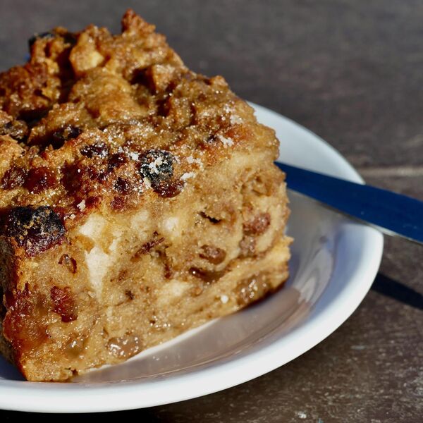 Kolač bez brašna, mleka i jaja: Slatkiš pun oraha, kremasta poslastica za koju će vam svi tražiti recept